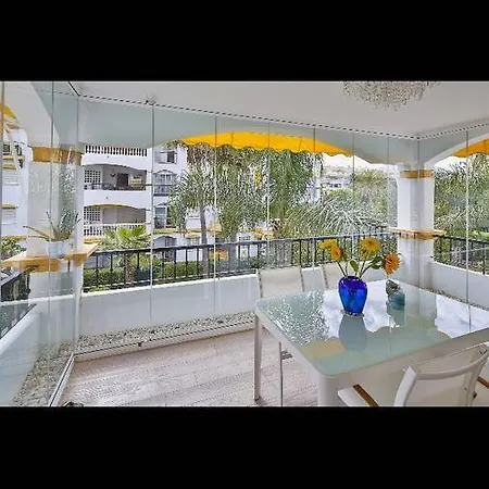 Extraordinary Modern