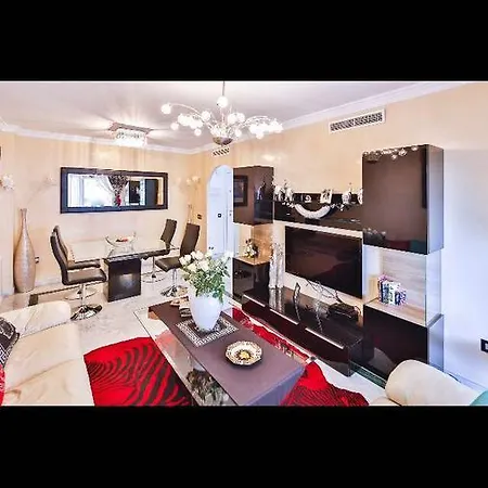 Extraordinary Modern *